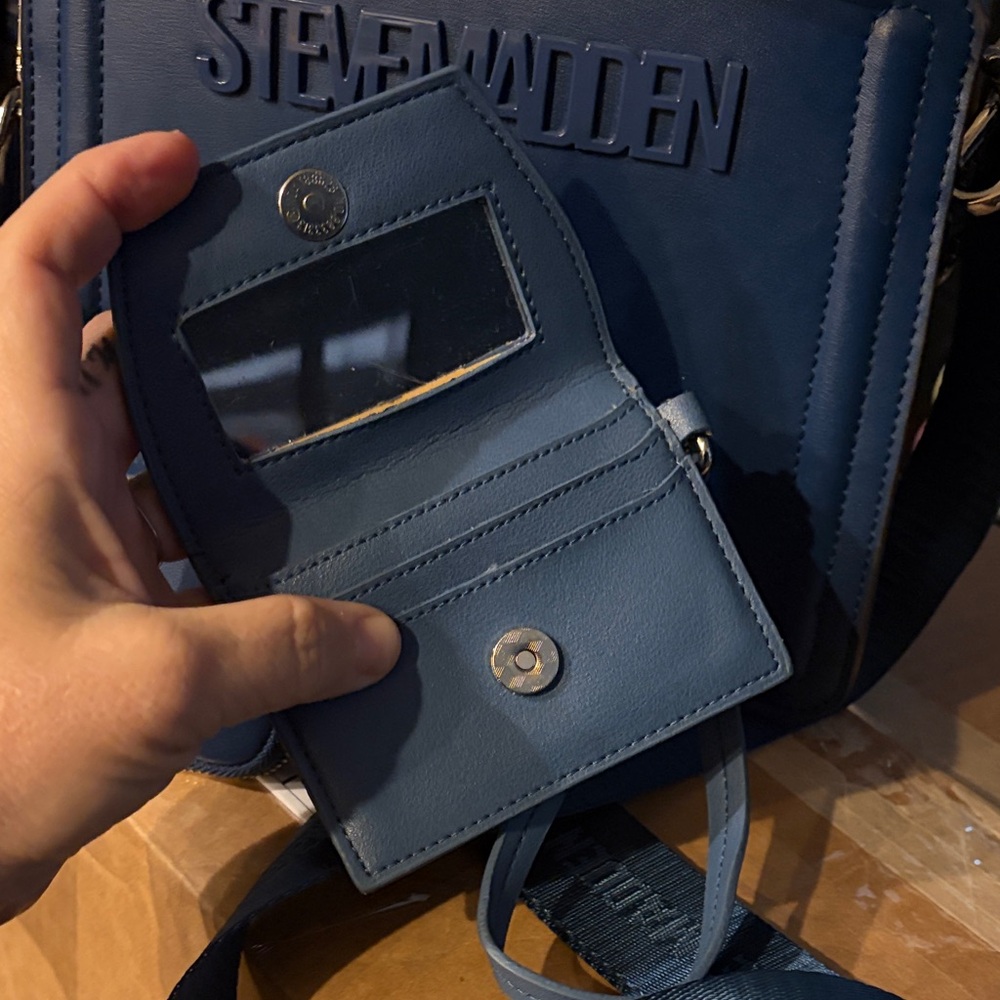 Steve Madden Navy Men's Messenger Bag Set - Picture 2 of 4